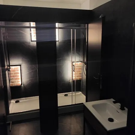 Greg&tom 호스텔 *