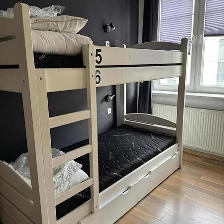 Greg&tom 호스텔 *